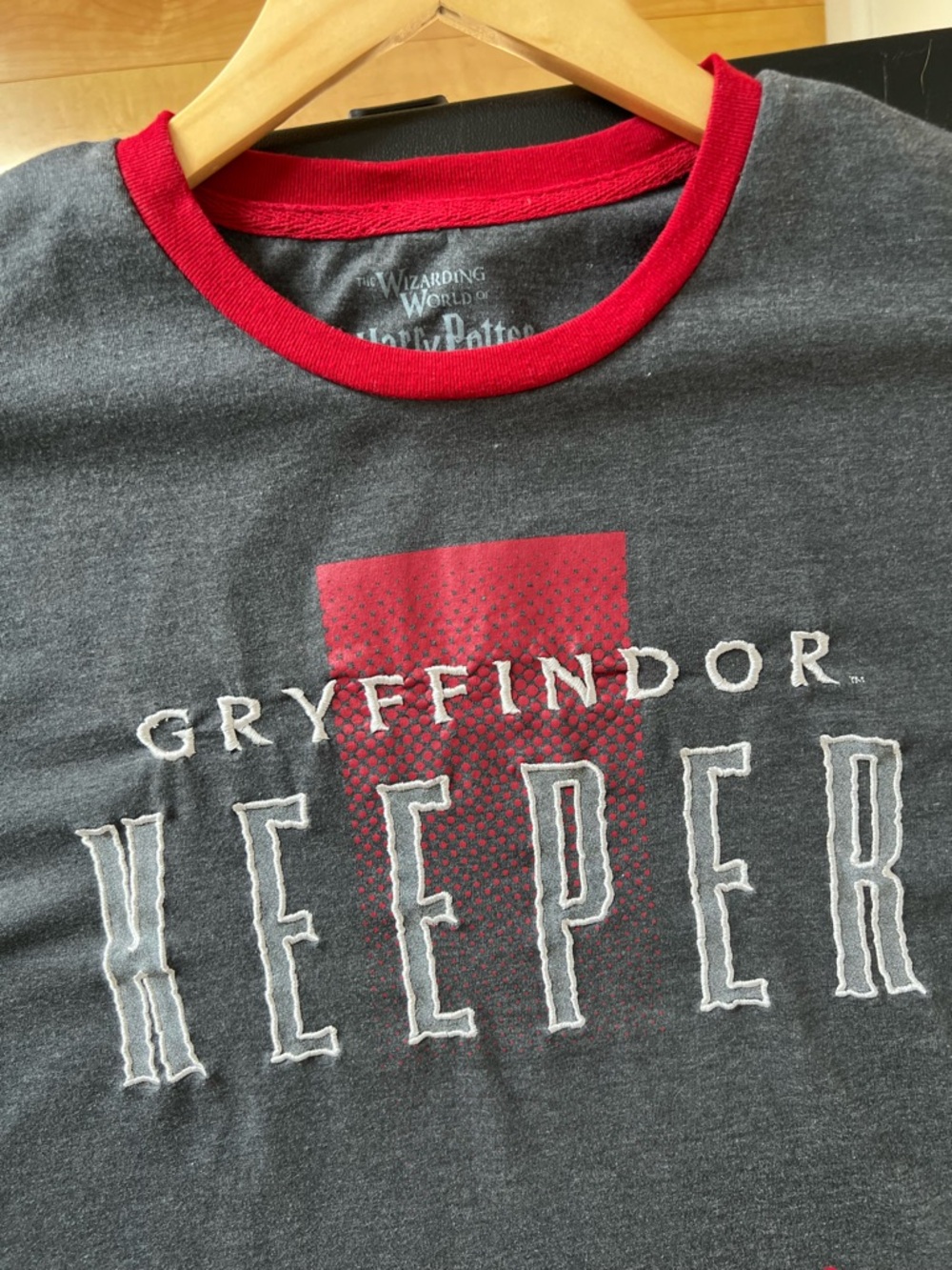 Gryffindor Keeper Short Sleeve Tee - Dark Gray & Red- Men’s Large - Picture 2 of 8